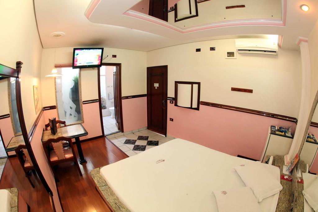 Hotel & Motel Le Baron (Adults Only) Porto Ferreira Phòng bức ảnh