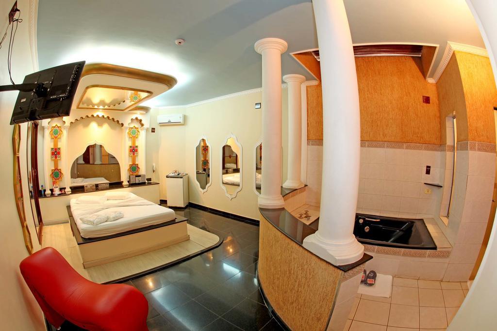 Hotel & Motel Le Baron (Adults Only) Porto Ferreira Phòng bức ảnh