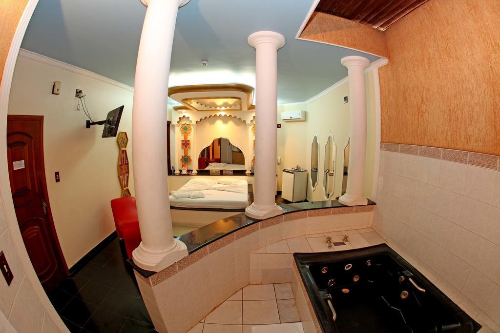Hotel & Motel Le Baron (Adults Only) Porto Ferreira Ngoại thất bức ảnh