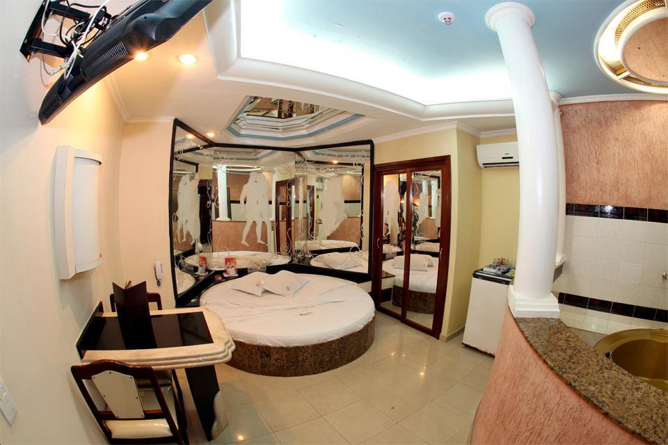 Hotel & Motel Le Baron (Adults Only) Porto Ferreira Ngoại thất bức ảnh