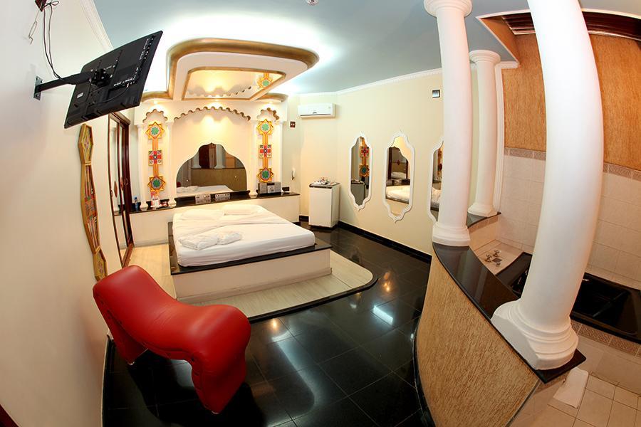 Hotel & Motel Le Baron (Adults Only) Porto Ferreira Ngoại thất bức ảnh